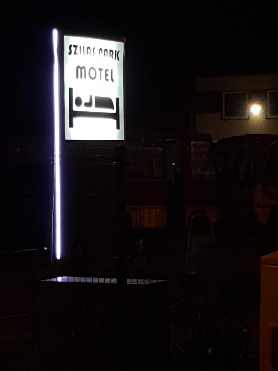 Szilas Park Motel Nagytarcsa Екстер'єр фото